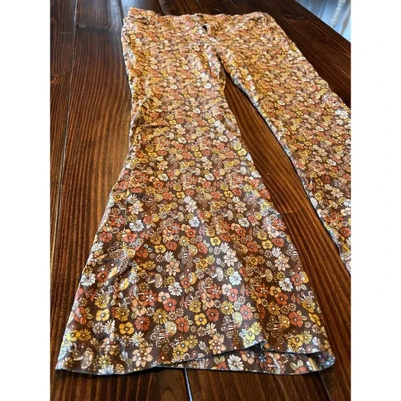 Hollister High Rise Flare Pants Mushroom Floral Hippie 60s 70s‎ Print Women's M - Picture 2 of 11